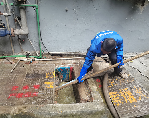 建华清掏化粪池