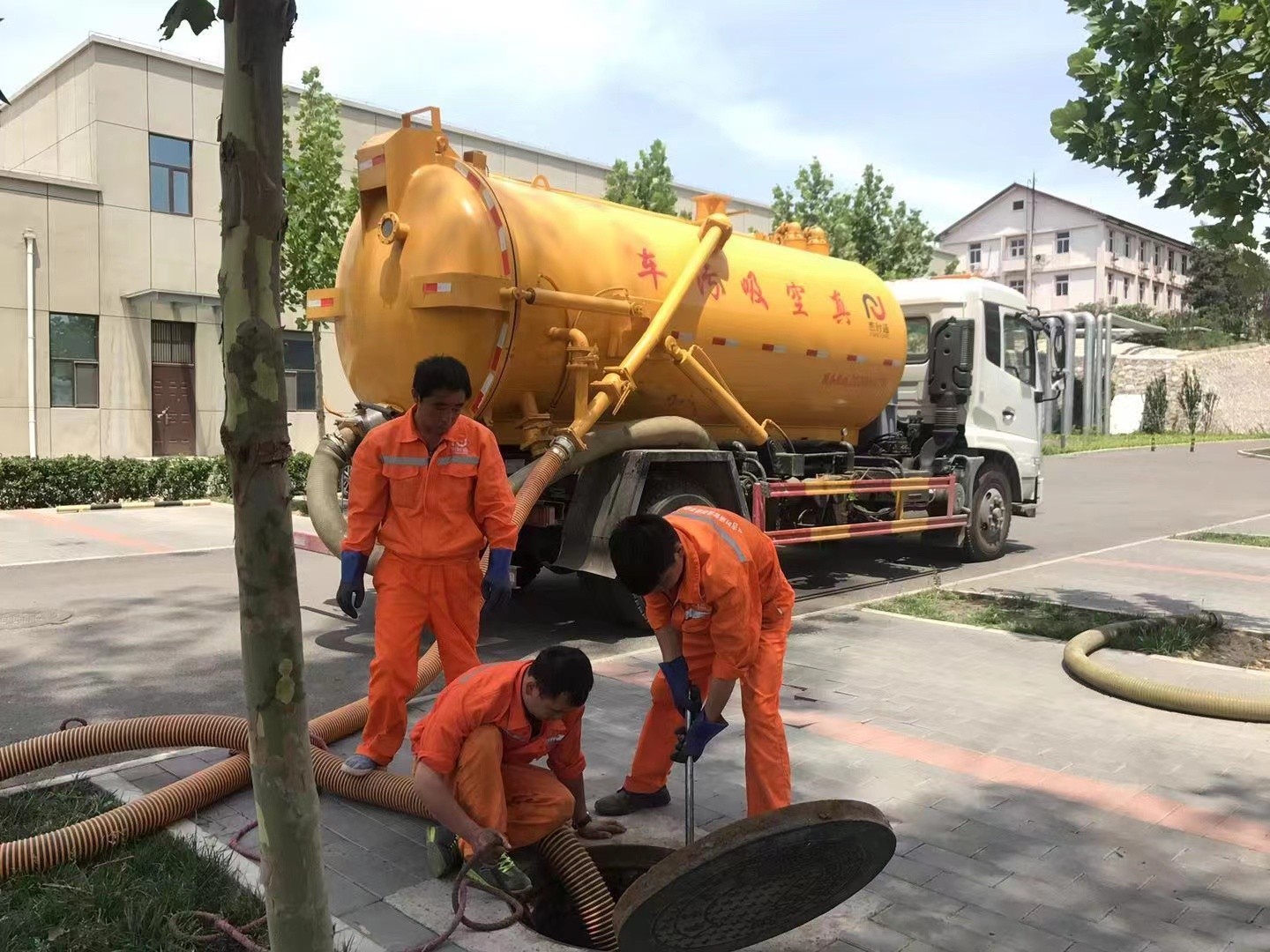 建华化粪池清理与5-8吨吸粪车施工效率分析
